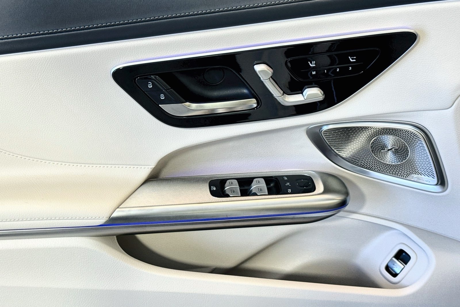 New 2026 Polar White Mercedes-Benz CLE 450 image 16