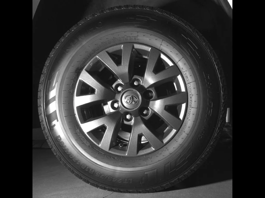 Used 2021 White Toyota SR5 image 11