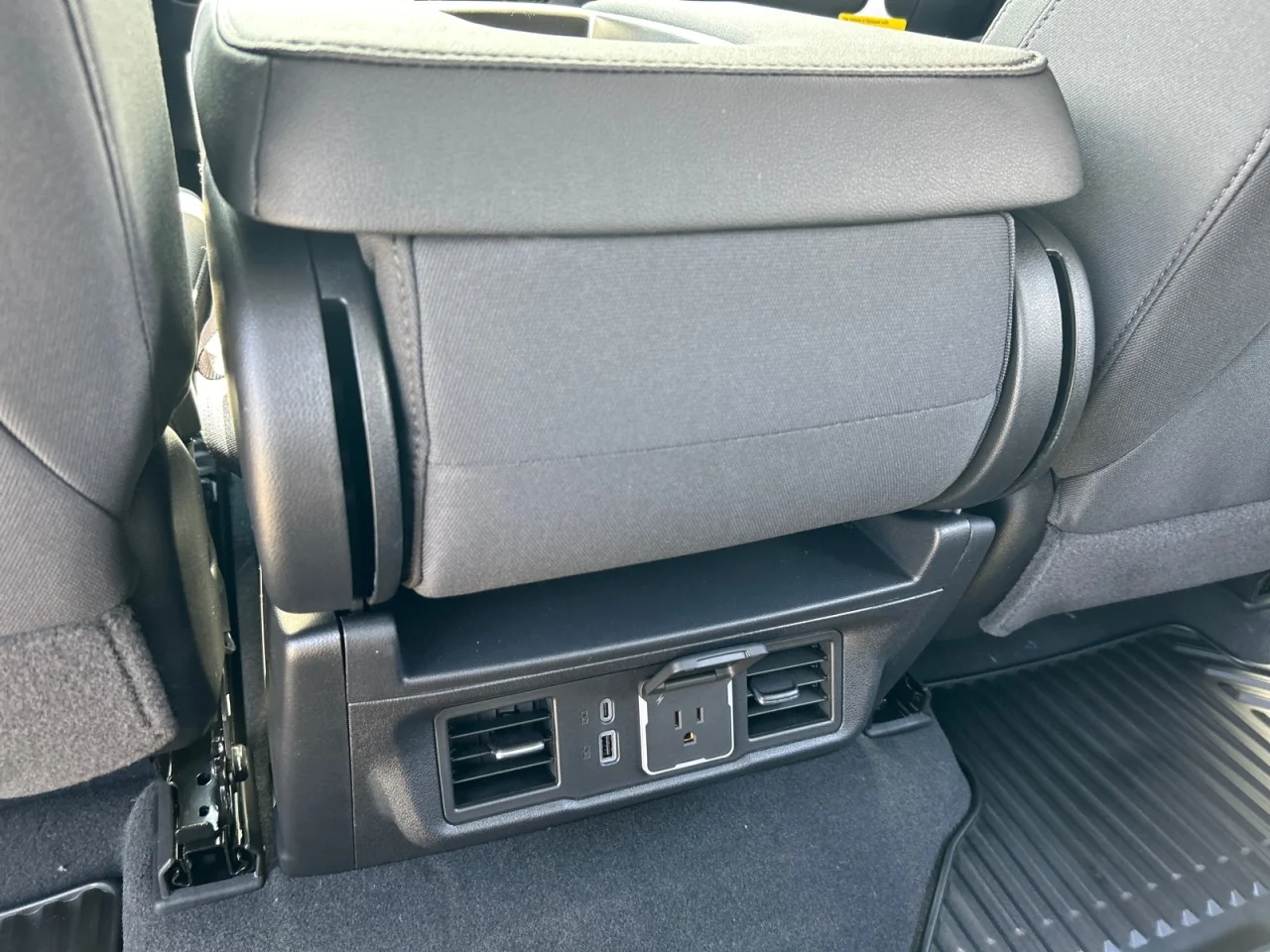 New 2026 Sterling Metallic GMC Elevation image 21