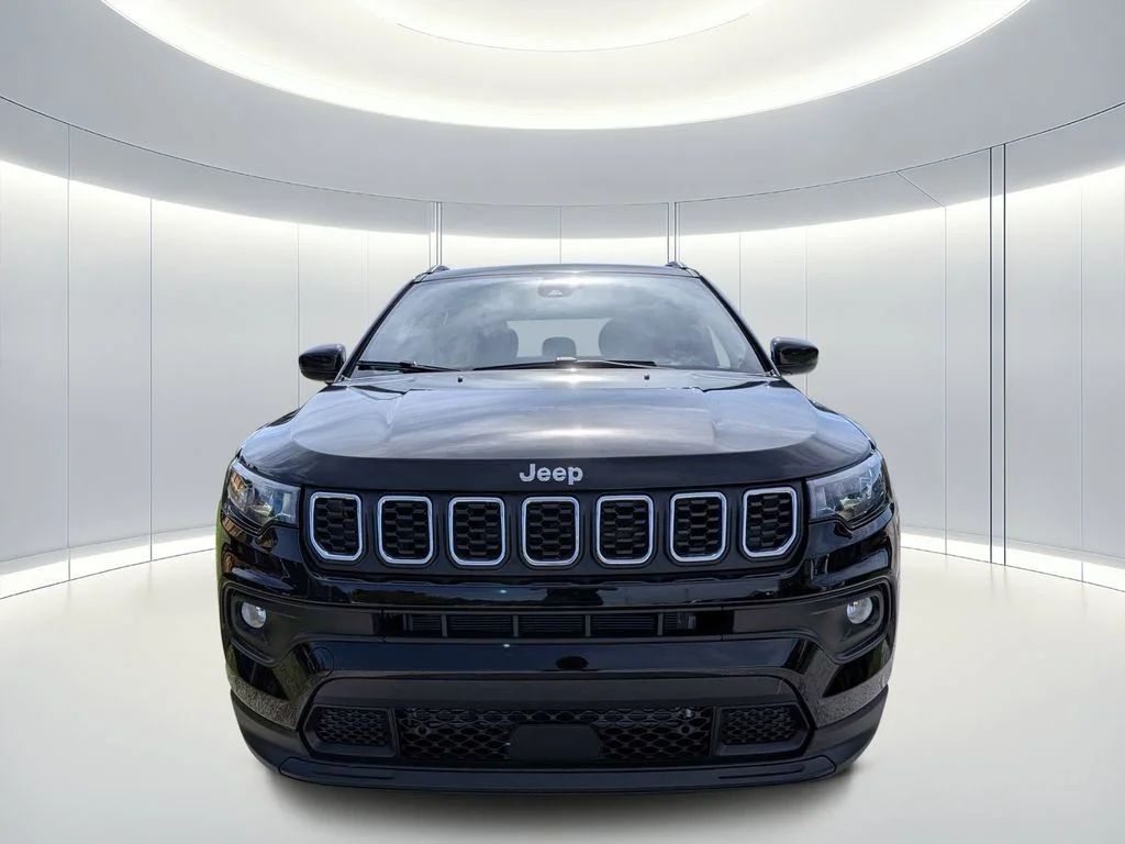New 2026 Diamond Black Crystal Pearlcoat Jeep Latitude image 9