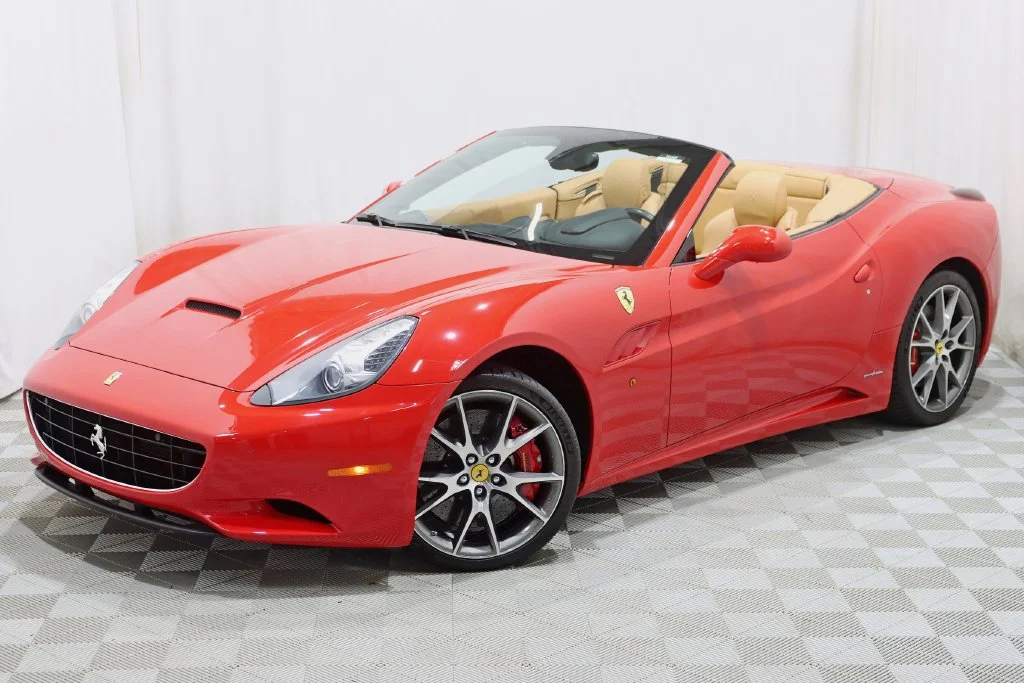 Used 2012 Red Ferrari Base image 8