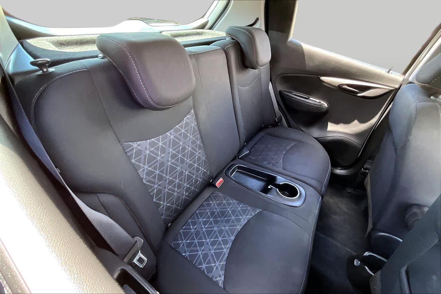 Used 2020 SILVER ICE METALLIC Chevrolet LT image 18