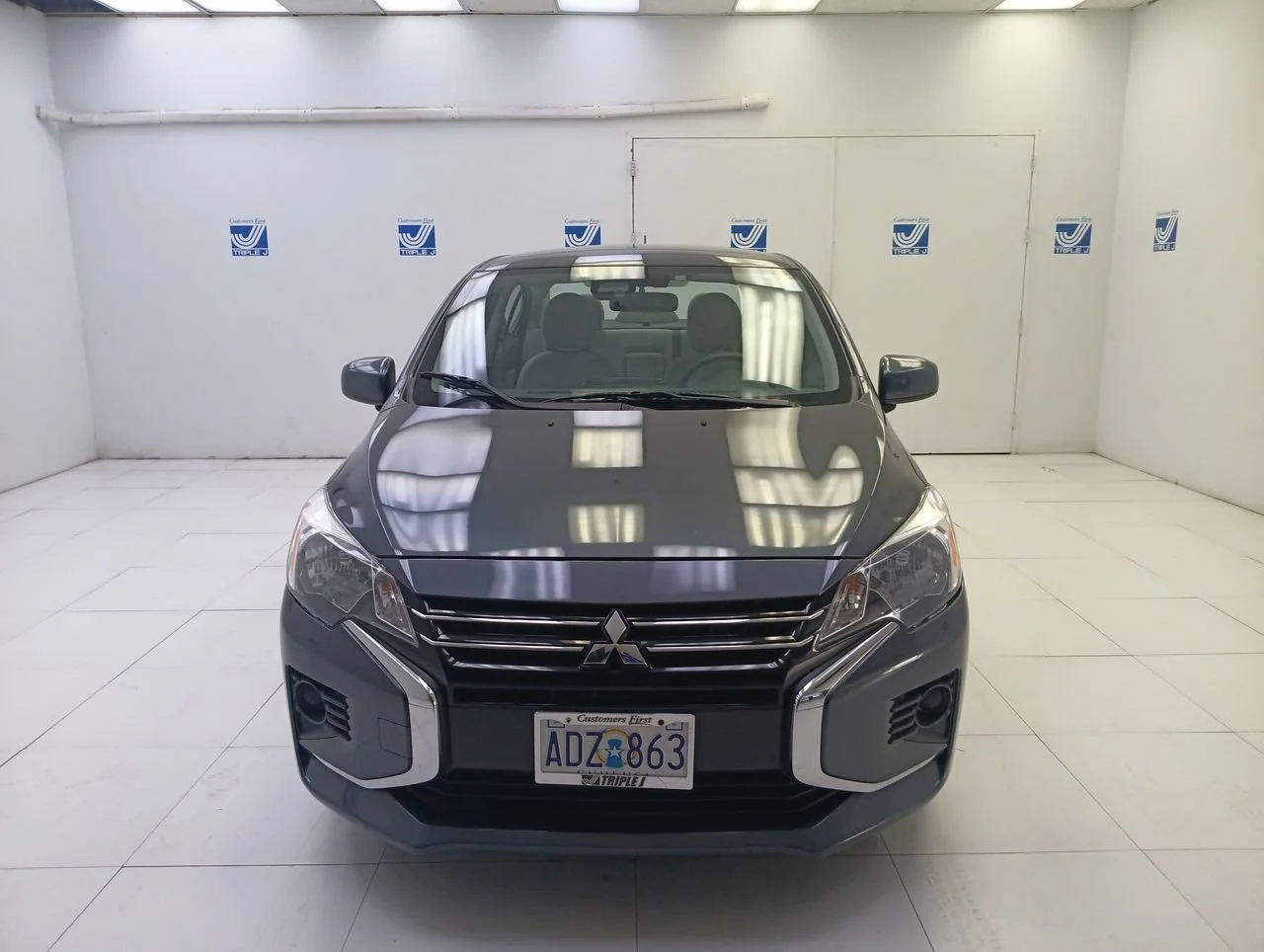 Used 2024 Graphite Gray Mitsubishi ES image 3