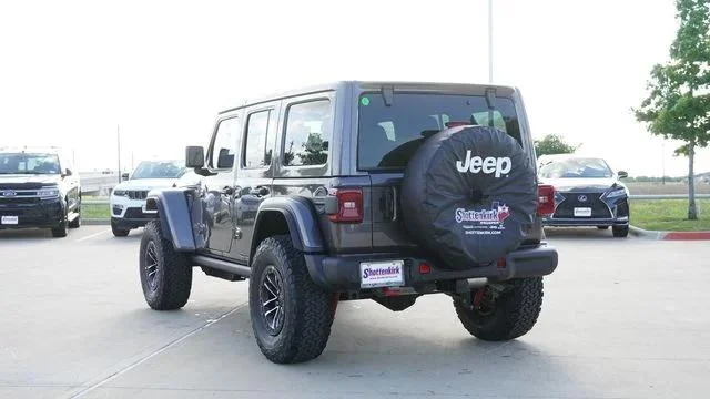 New 2026 Granite Crystal Metallic Clear-Coat Exterior Paint Jeep Rubicon image 7