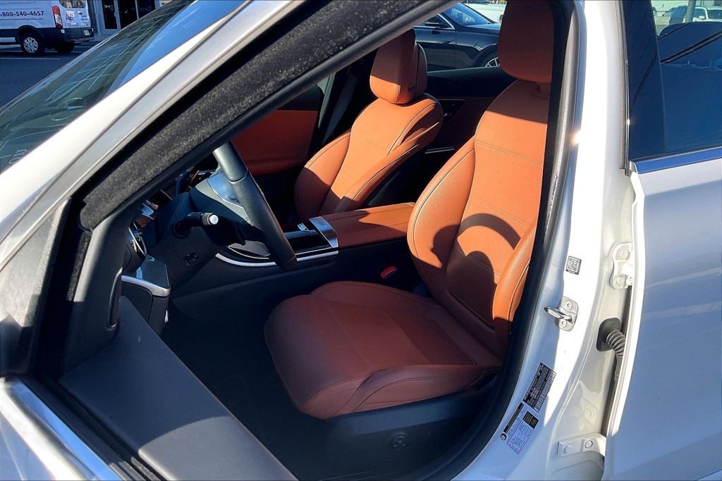 2024 Mercedes-Benz C-Class Sedan C 300 - Photo 3