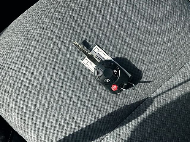 Used 2017 Blue Ford SE image 11