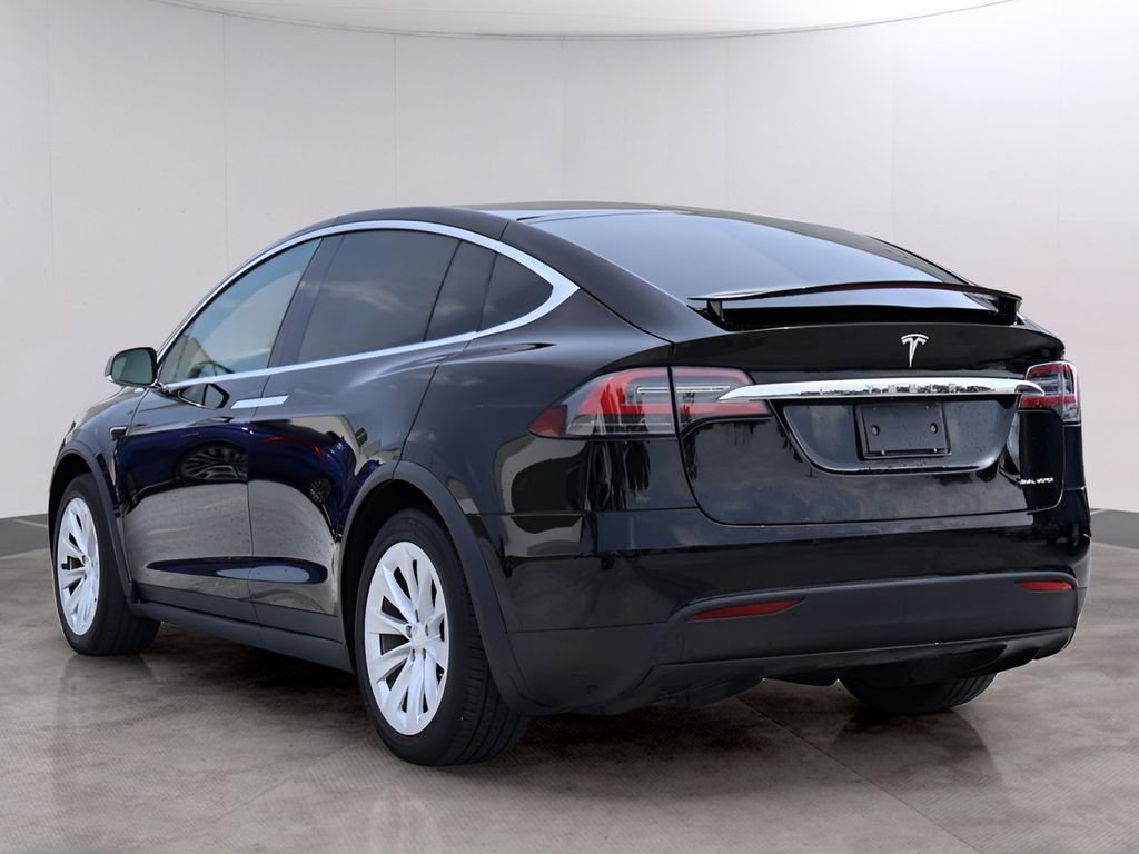 Used 2020 Solid Black Tesla Long Range image 5