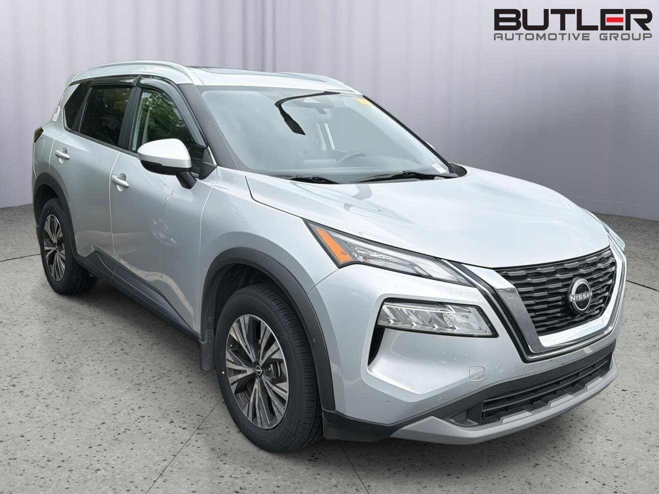 Used 2022 Brilliant Silver Metallic Nissan SV image 6