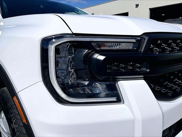 Used 2025 White Ford XL image 32