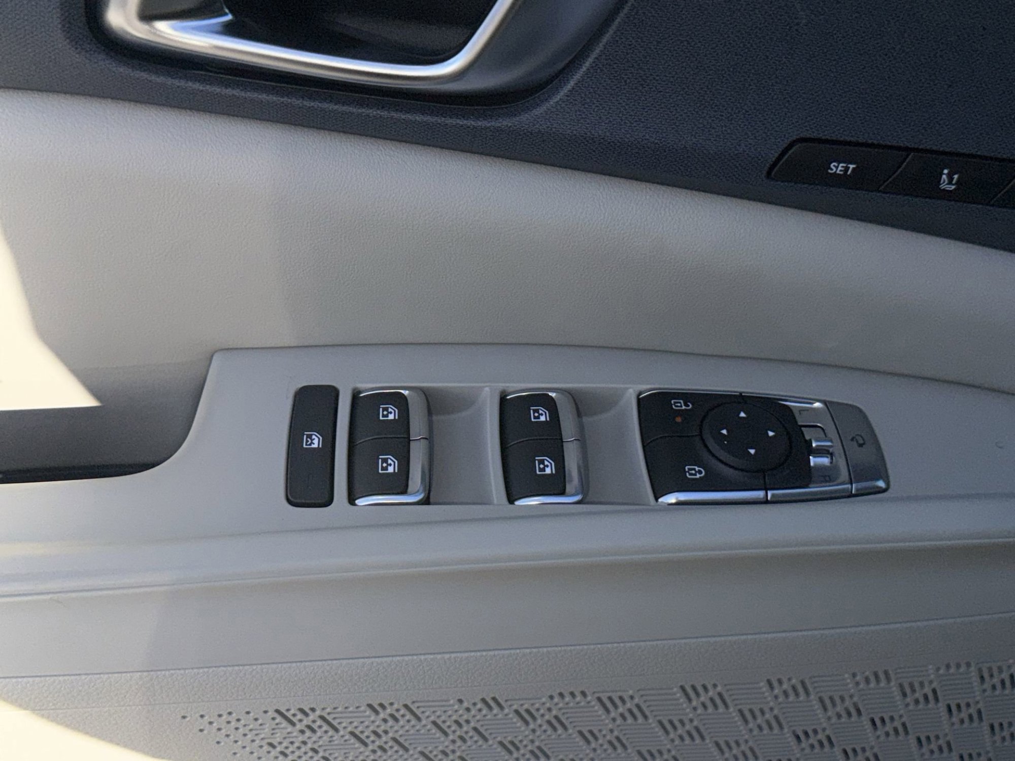 New 2026 Ivory Silver Kia EX image 18