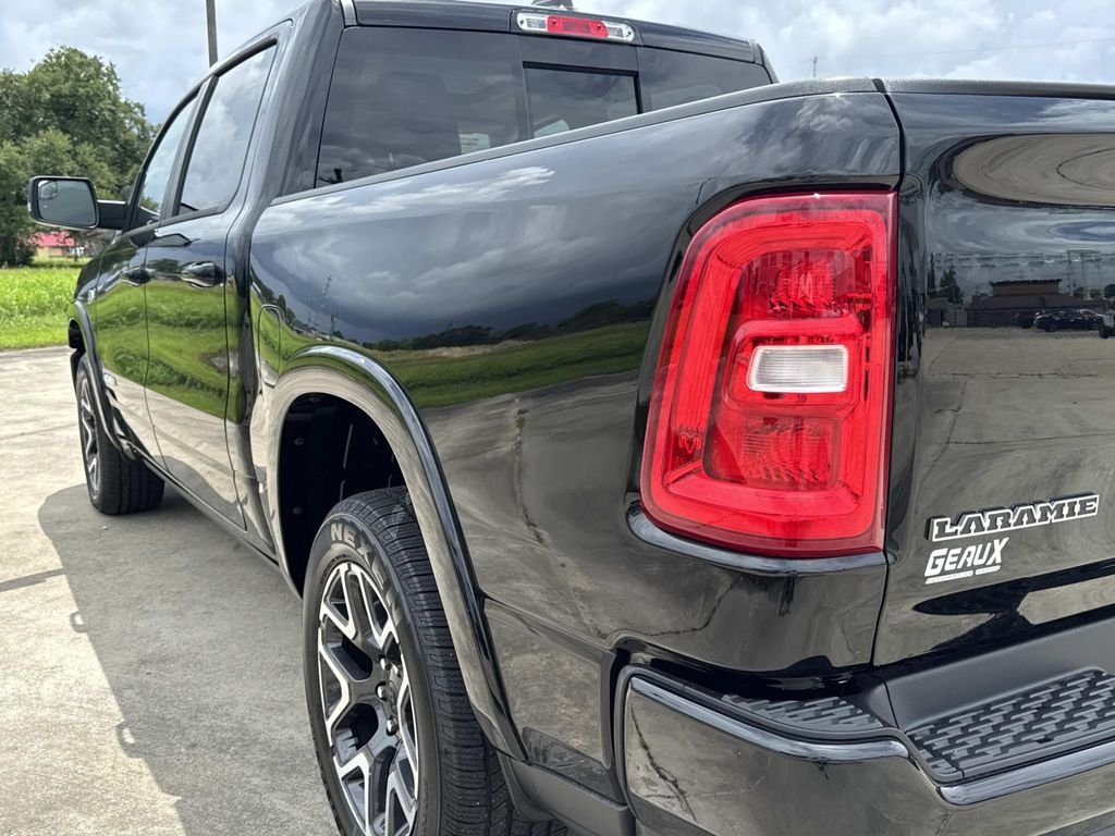 New 2026 Diamond Black Crystal Pearl-Coat Exterior Paint RAM Laramie image 11