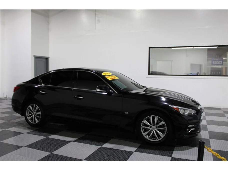2014 INFINITI Q50 Premium's photo