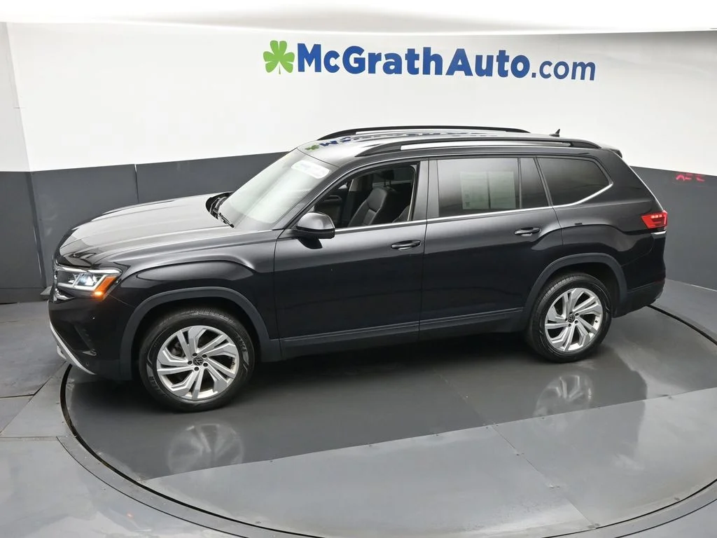 Used 2023 Black Volkswagen 2.0T SE w/Technology image 24