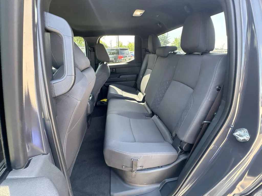 Used 2025  Toyota SR5 image 30