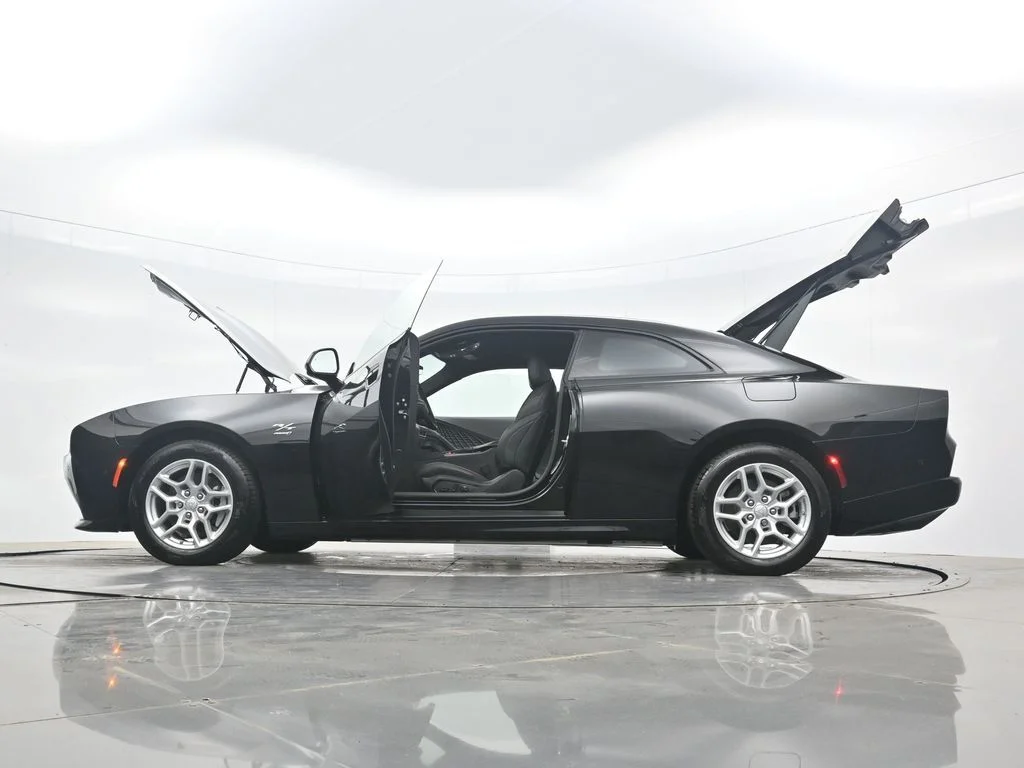 New 2025 Diamond Black Crystal Pearlcoat Dodge R/T image 47