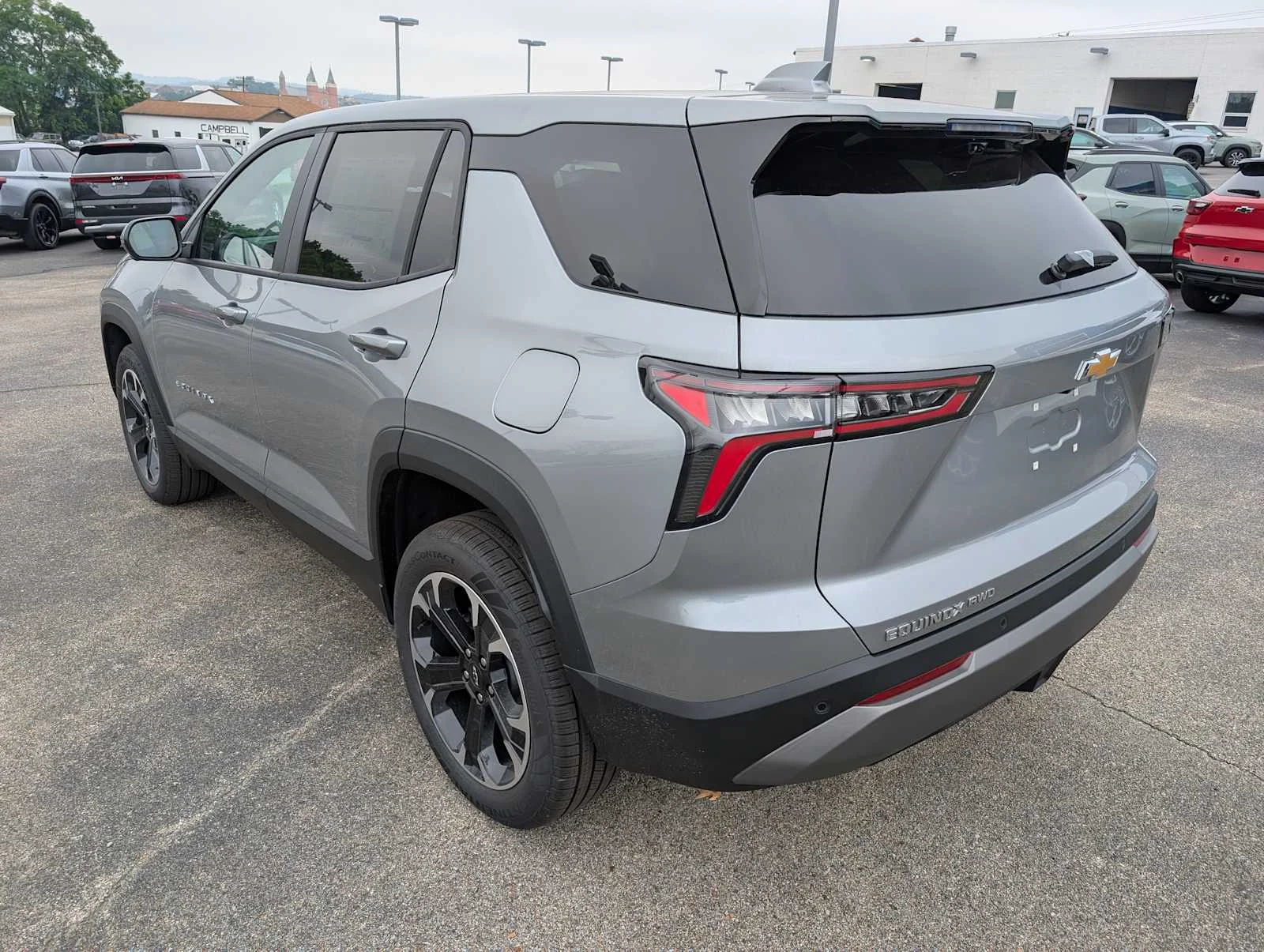 2027 Chevrolet Equinox LT - Photo 8