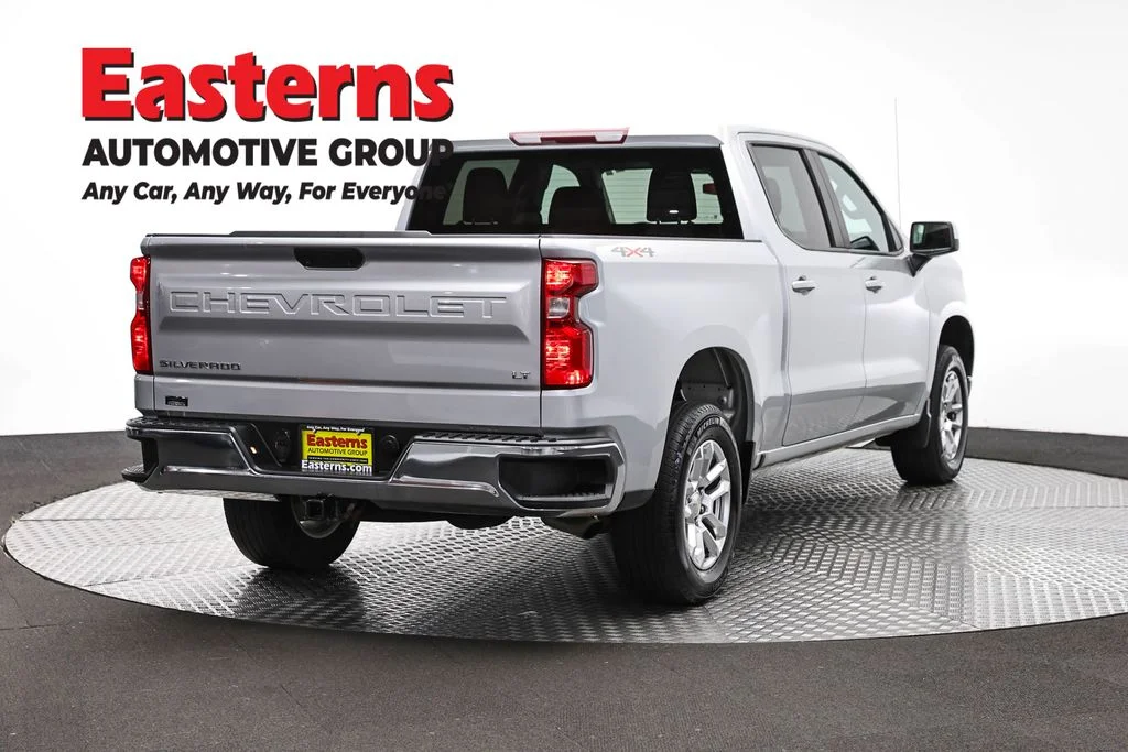 Used 2022 Silver Chevrolet LT image 5