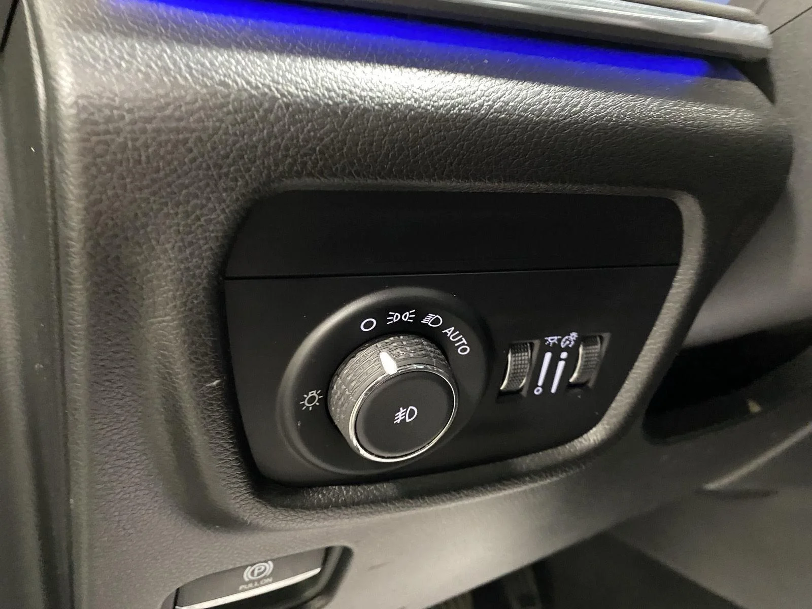 Used 2024 Baltic Gray Metallic Clearcoat Jeep Overland image 27
