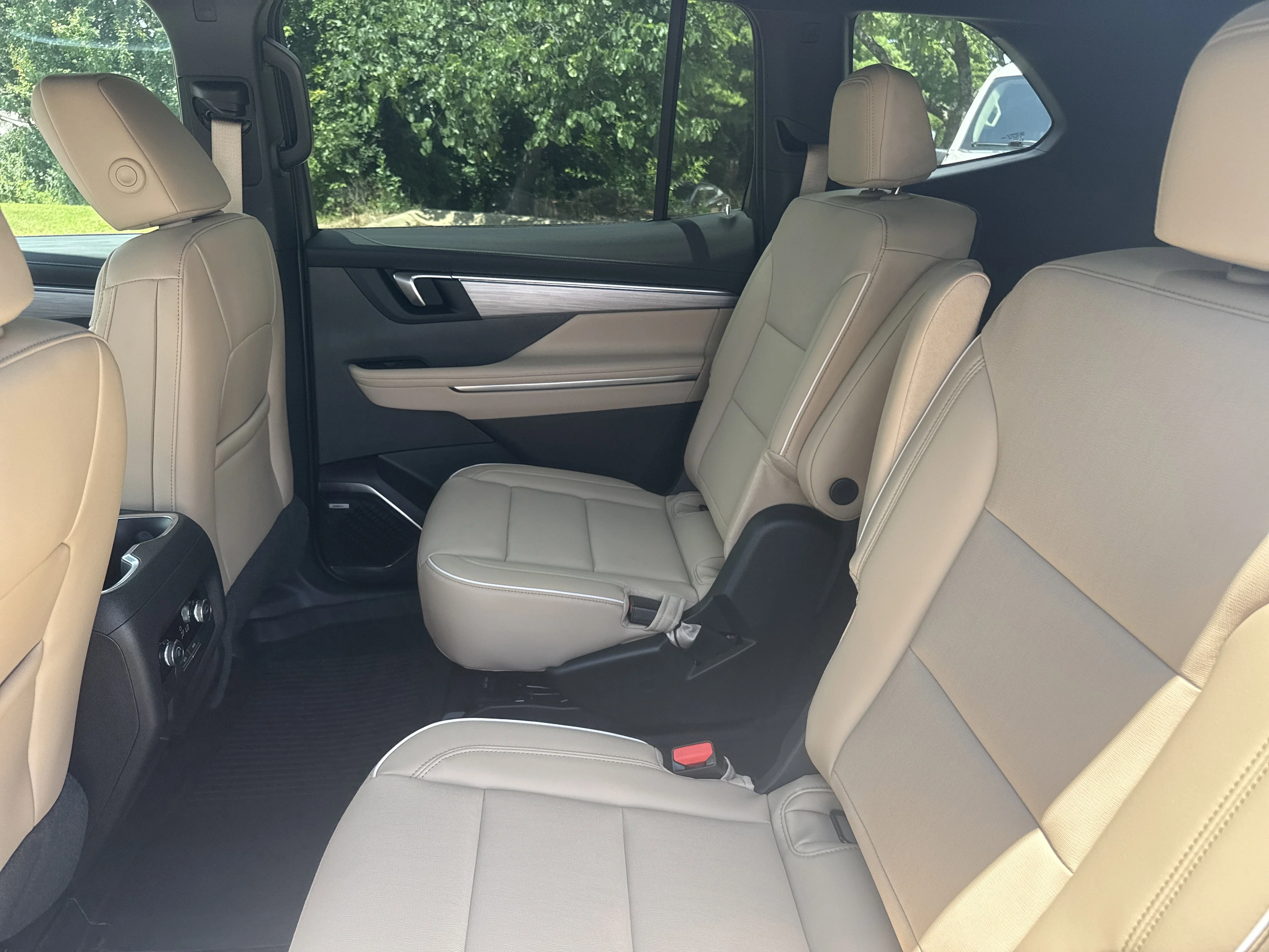 New 2026 Summit White Buick Preferred image 6