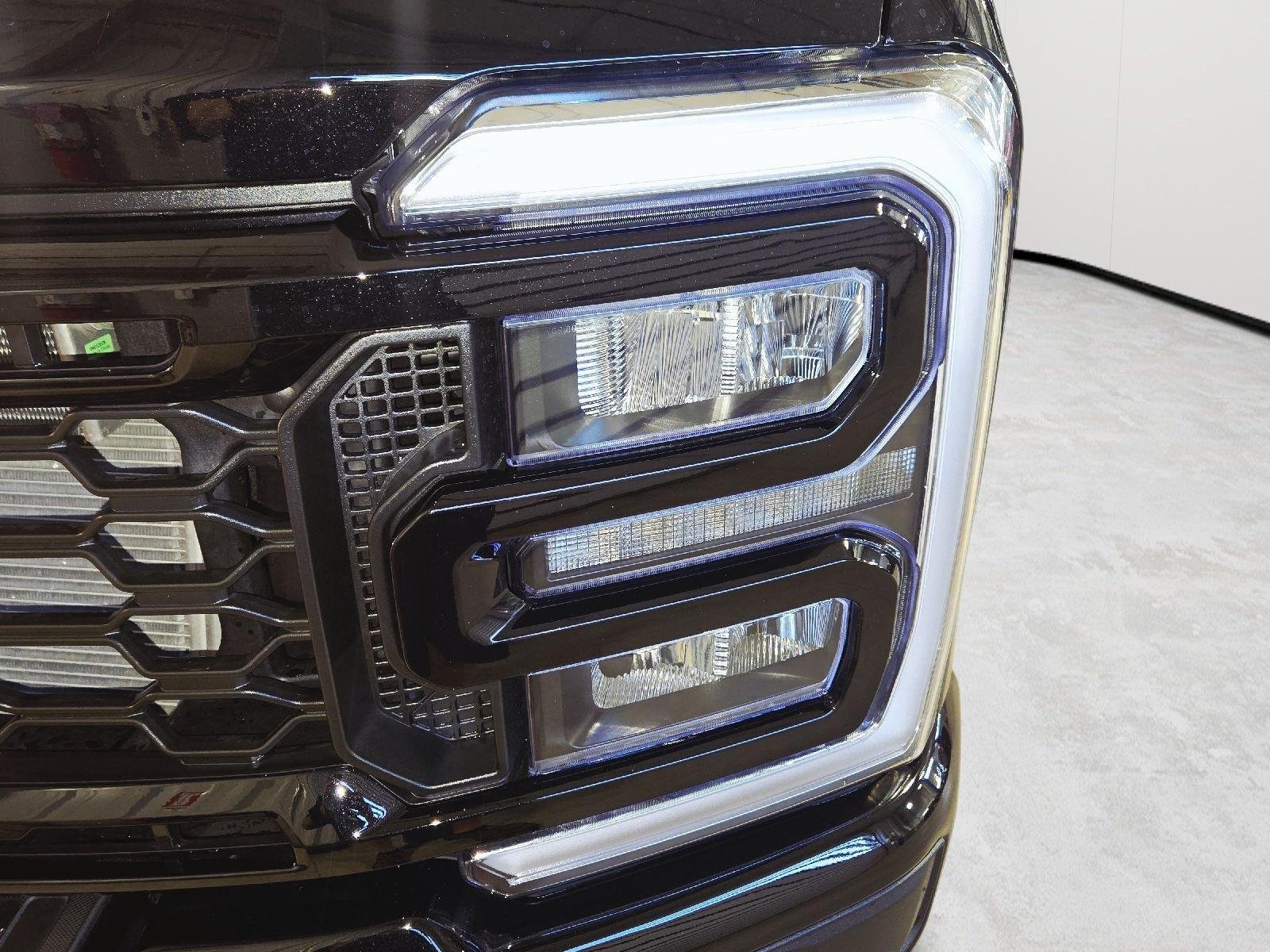 New 2026 Agate Black Metallic Ford F-250® Lariat® image 26