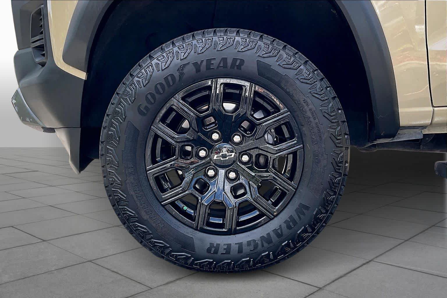 Used 2024 Sand Dune Metallic Chevrolet 4WD Trail Boss image 10