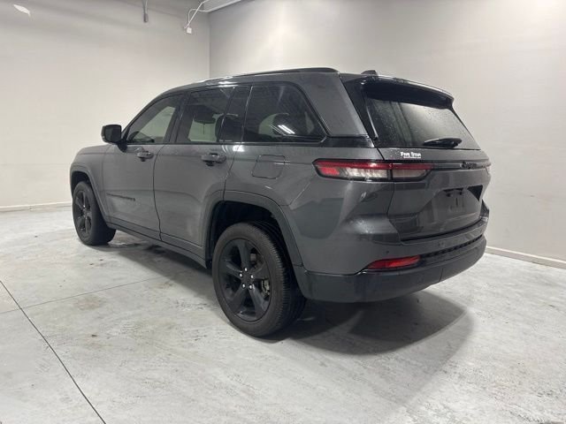 Used 2024 Gray Jeep Altitude X image 8