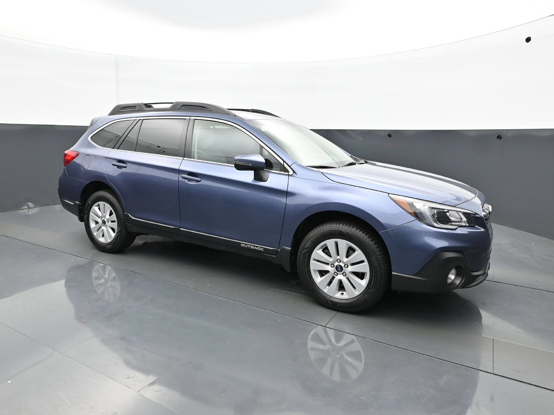 Used 2018 Twilight Blue Metallic Subaru 2.5i Premium image 9