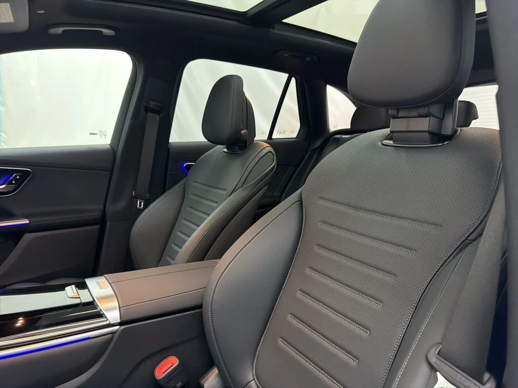 Used 2026 White Mercedes-Benz GLC 300 image 13