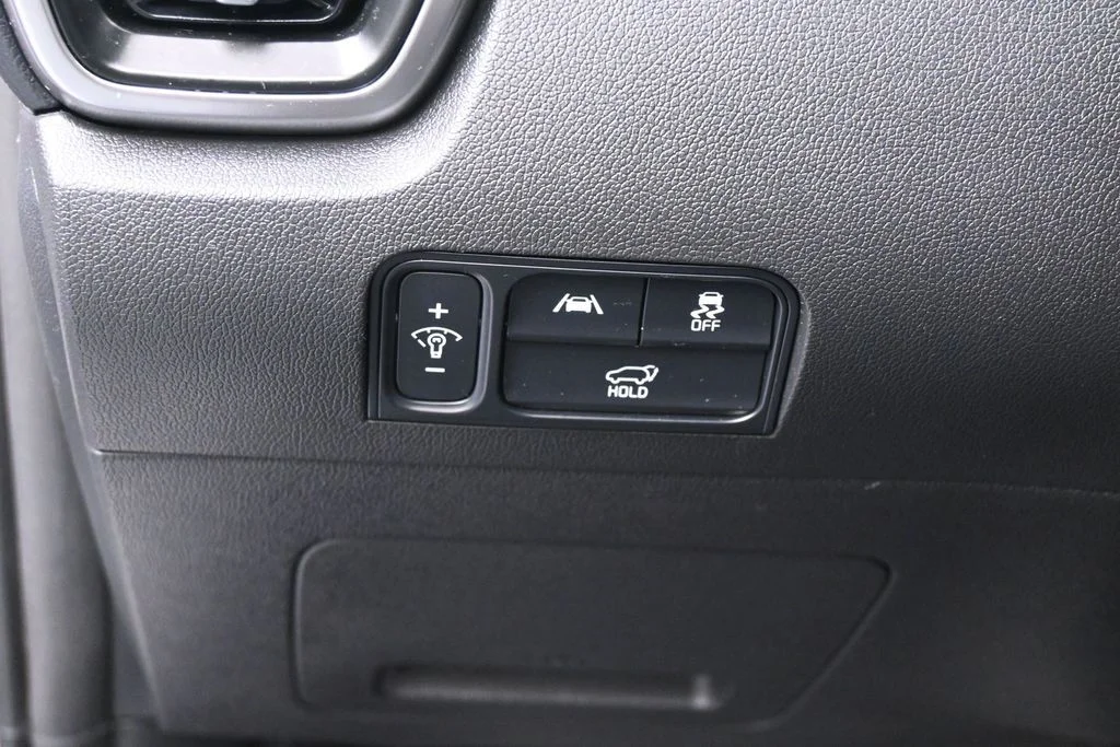 Used 2022 Glacial White Pearl Kia EX image 16