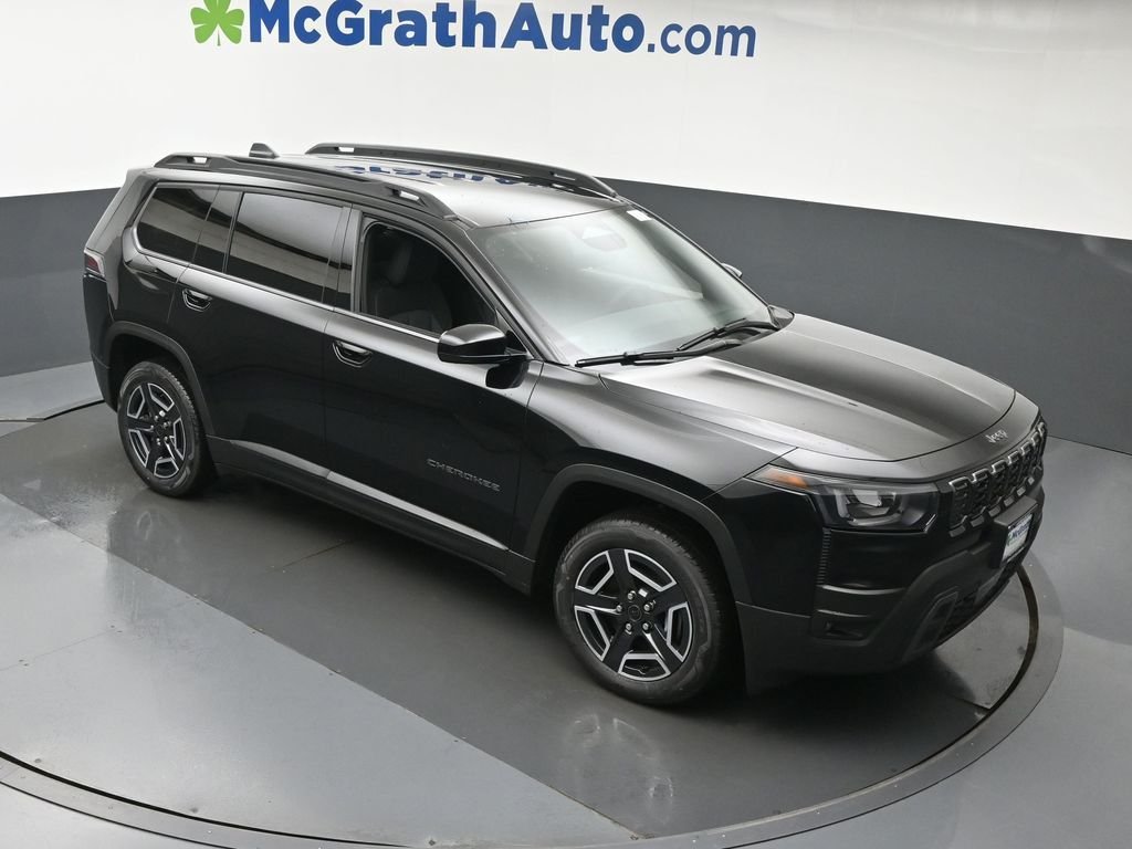 New 2026 Diamond Black Crystal Pearl-Coat Exterior Paint Jeep Laredo image 3