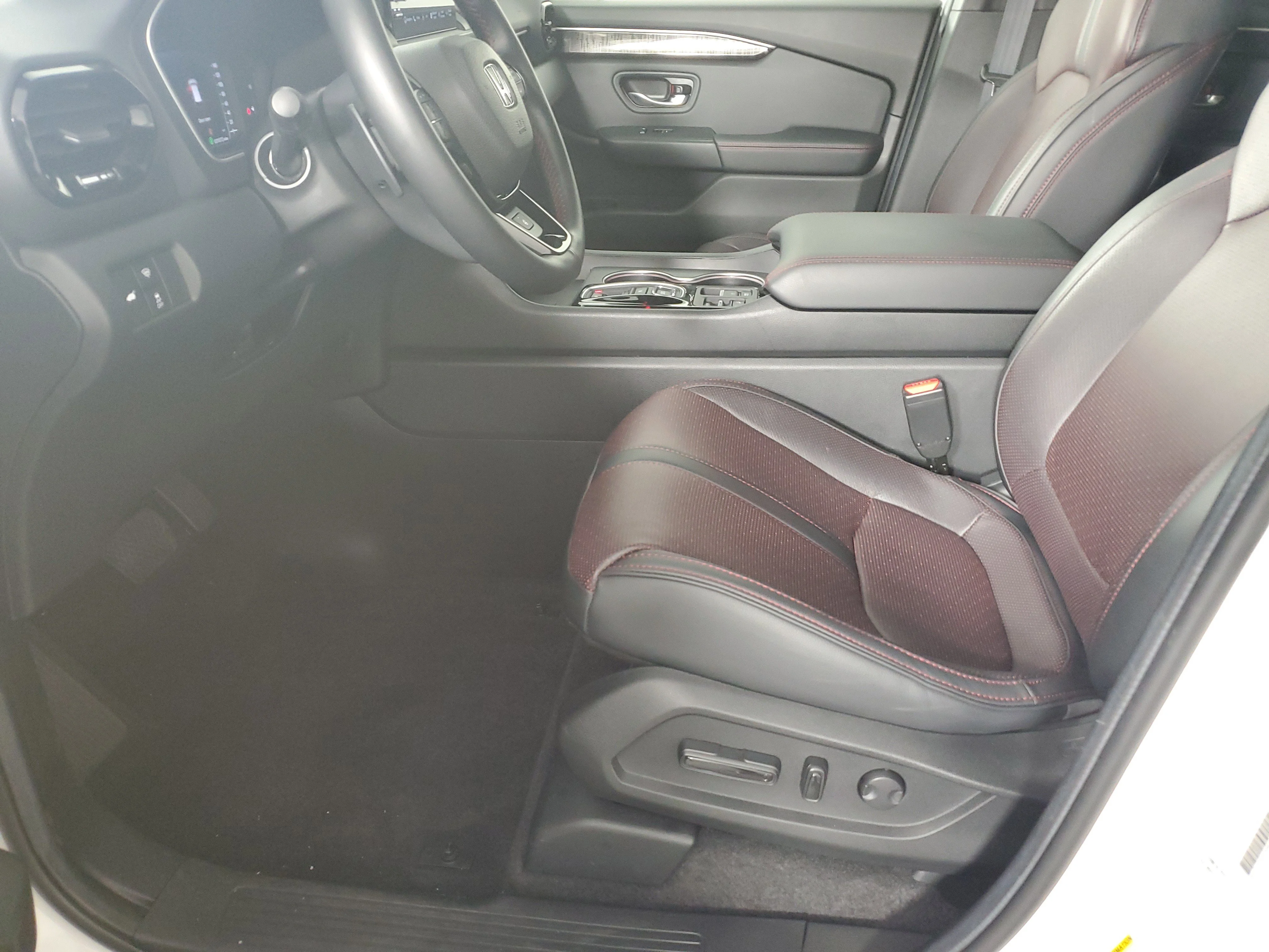 2025 Honda Pilot Black Edition - Photo 47