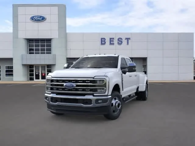 New 2026 Star White Metallic Tri-Coat Ford LARIAT image 2