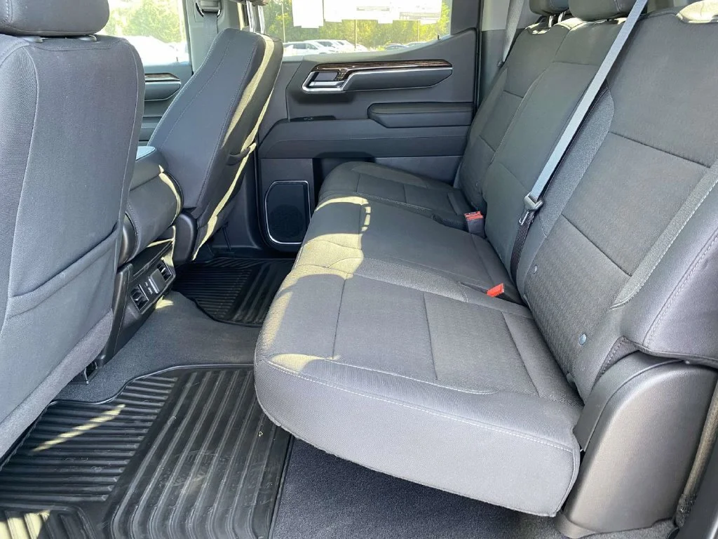 2026 GMC Sierra 1500 SLE - Photo 14