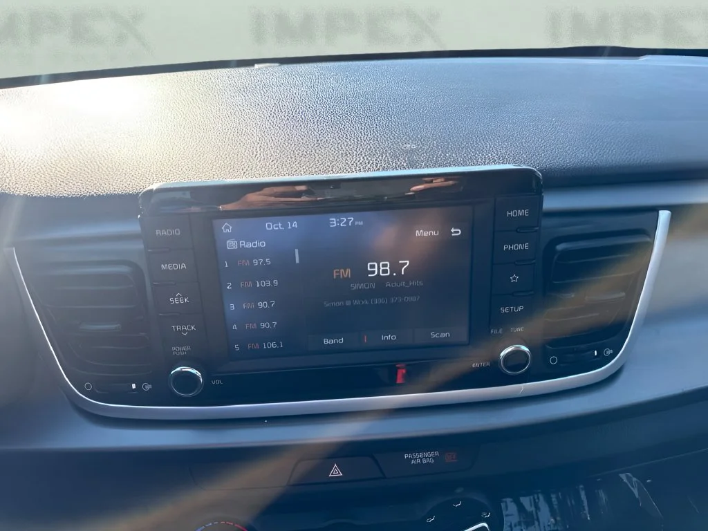 Used 2019 Red Kia S image 16