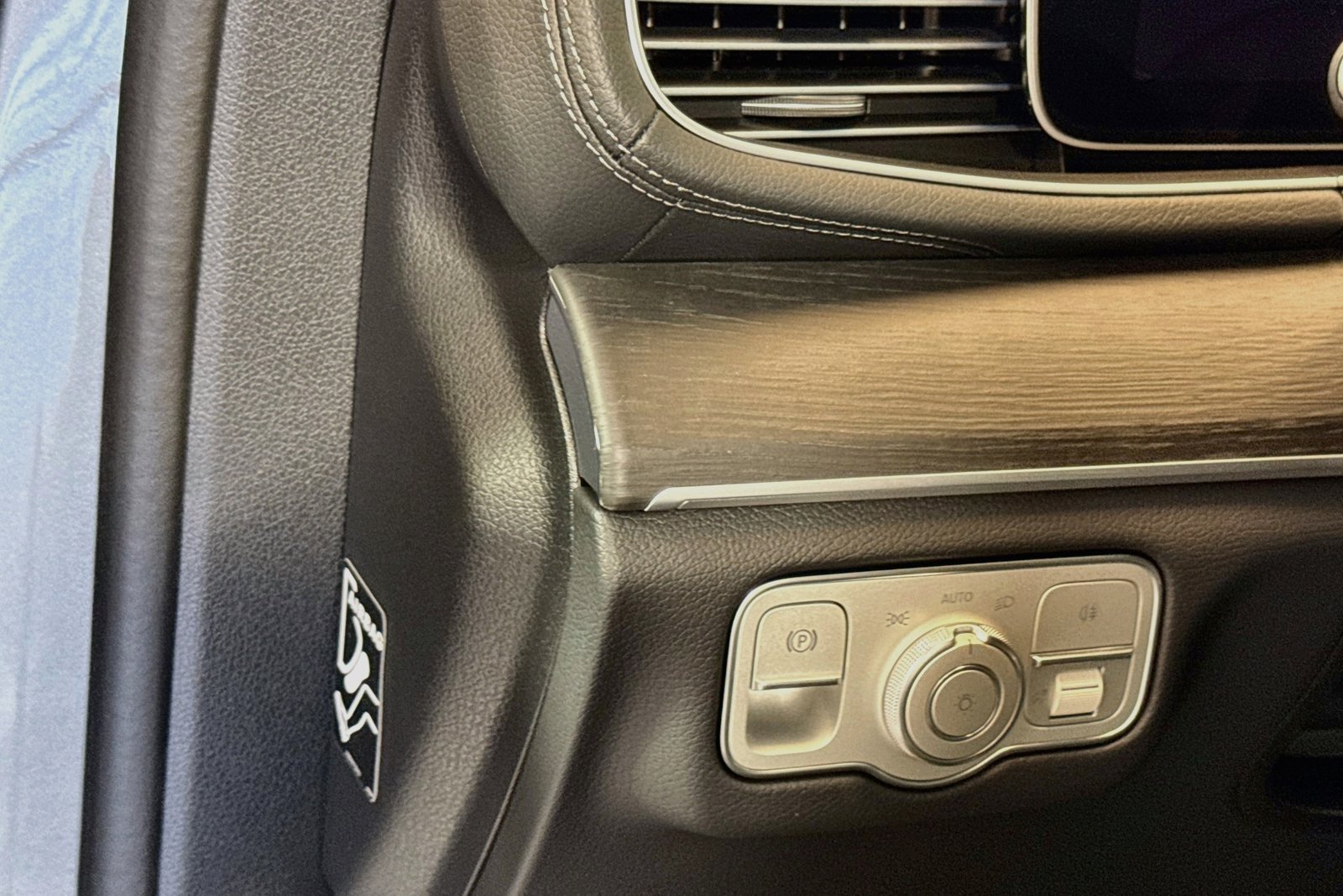 New 2026 Selenite Grey Metallic Mercedes-Benz GLS 450 image 10