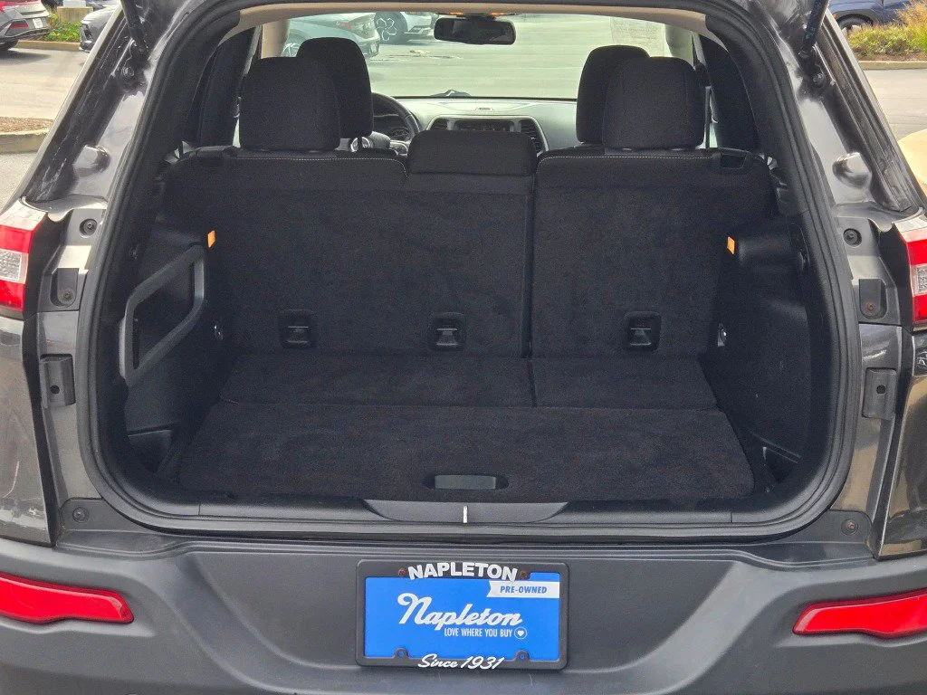 Used 2014 Gray Jeep Latitude image 12