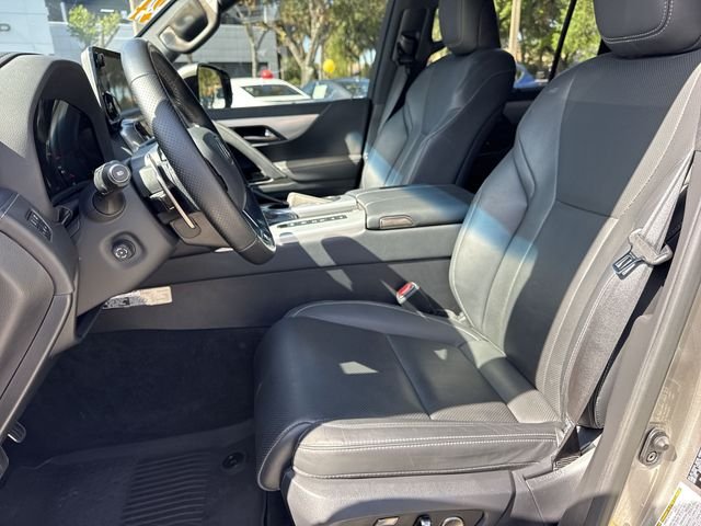 2024 Lexus LX F-Sport - Photo 11