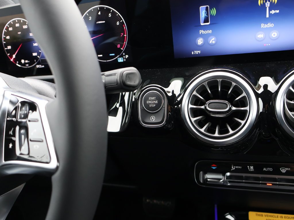 New 2026 Night Black Mercedes-Benz GLA 250 image 27