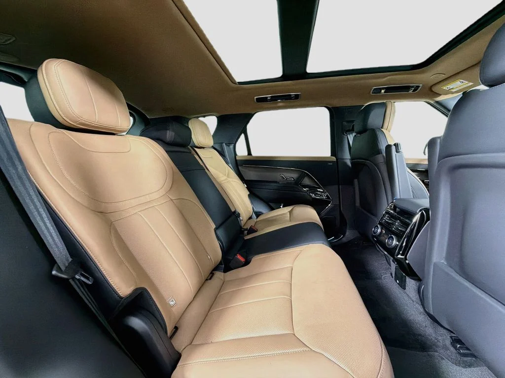 New 2026 Carpathian Grey Land Rover Dynamic SE image 29
