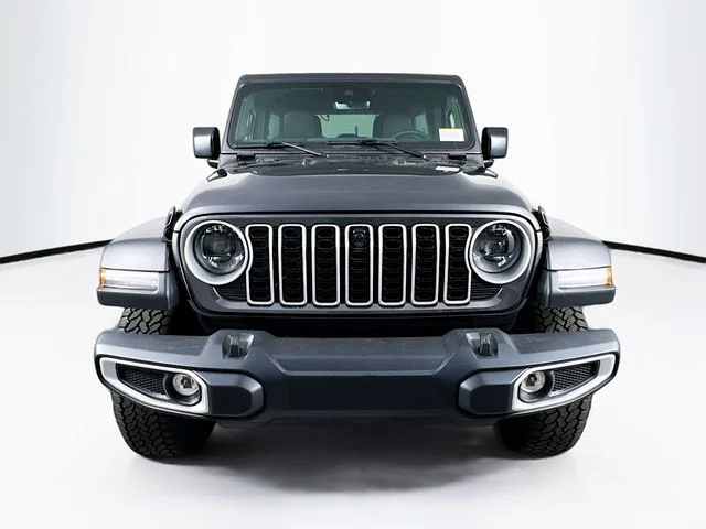 New 2025 Granite Crystal Metallic Clear-Coat Exterior Paint Jeep Sahara image 2
