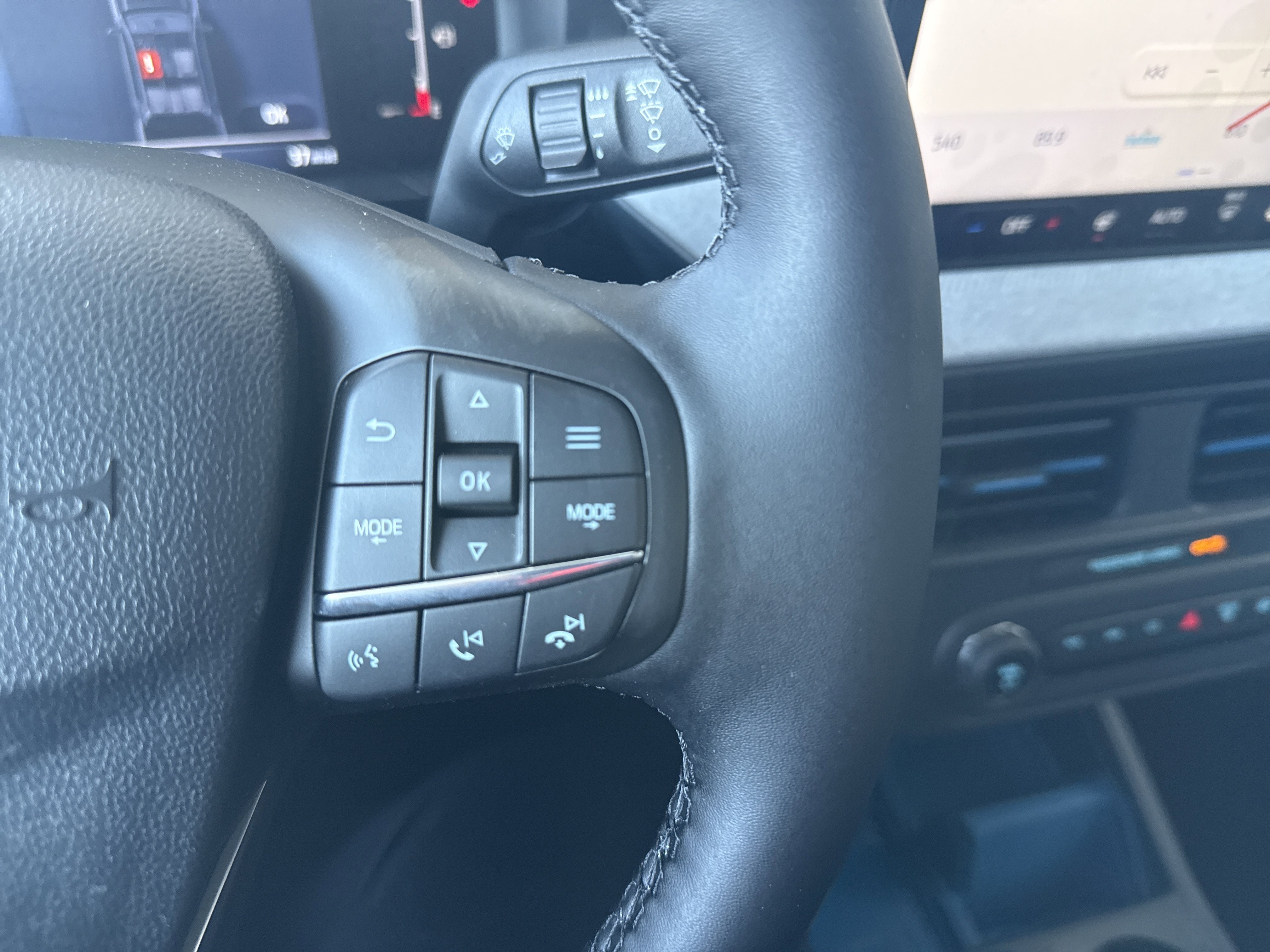 2026 Ford Maverick XLT - Photo 35