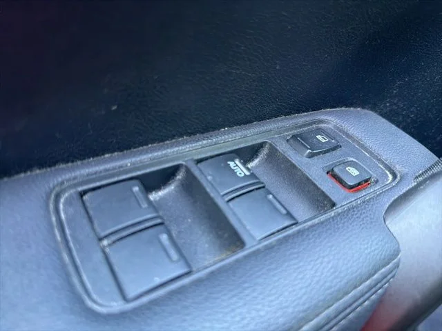 Used 2010  Honda EX-L image 12