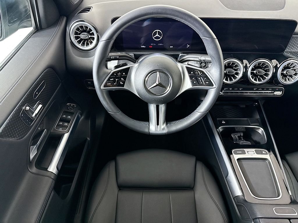 Used 2025 Night Black Mercedes-Benz GLB 250 image 10