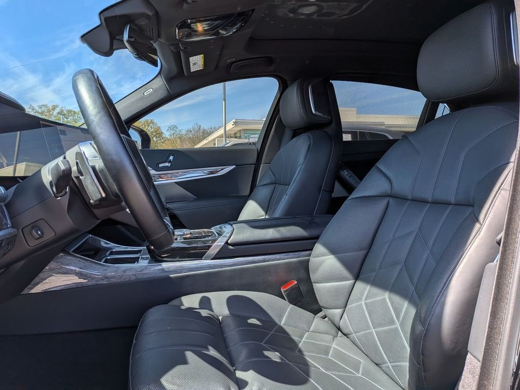 2024 BMW 7 Series 740i - Photo 12
