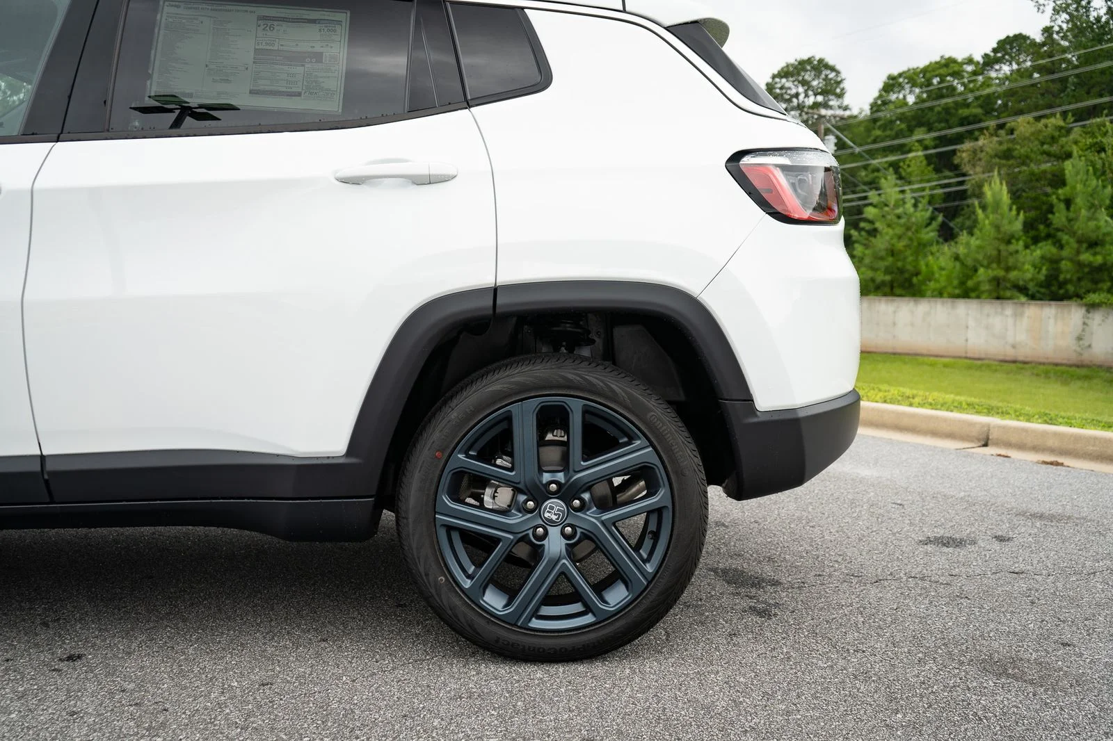 New 2026 Bright White Clear-Coat Exterior Paint Jeep  image 6