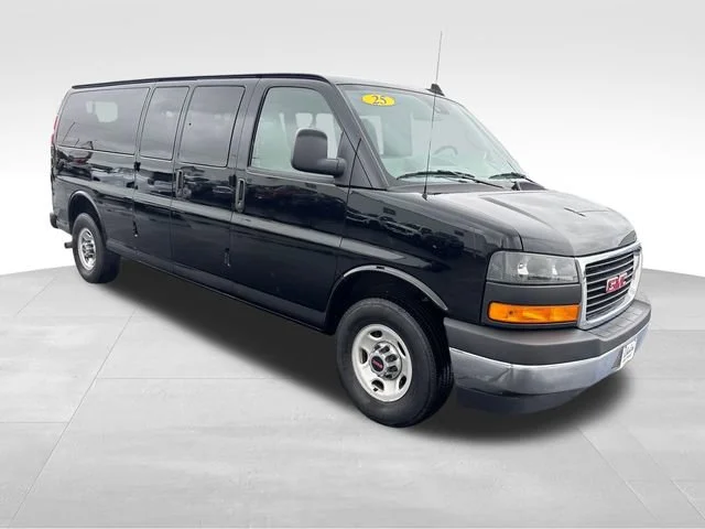 Used 2025 Onyx Black GMC LT image 9