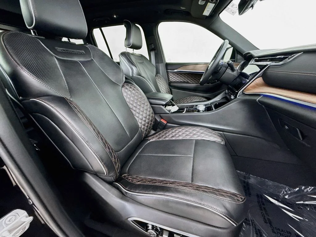 Used 2022 Black Jeep Summit image 28