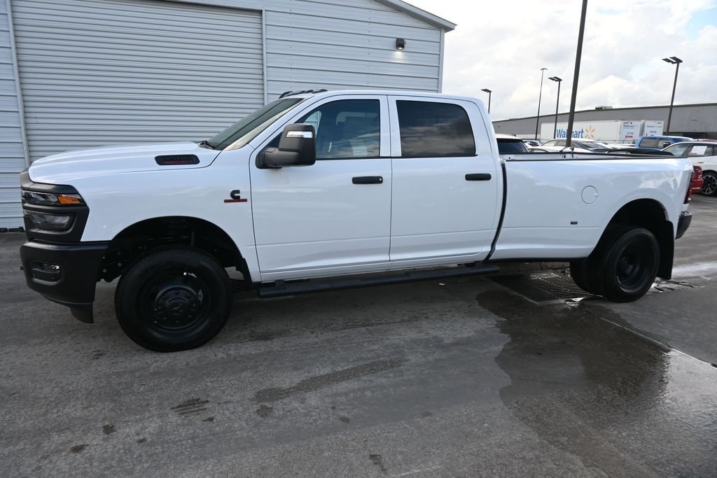 New 2026 Bright White Clear-Coat Exterior Paint RAM Tradesman image 13
