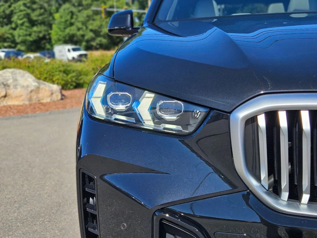 Used 2026 Black Sapphire Metallic BMW xDrive40i image 9