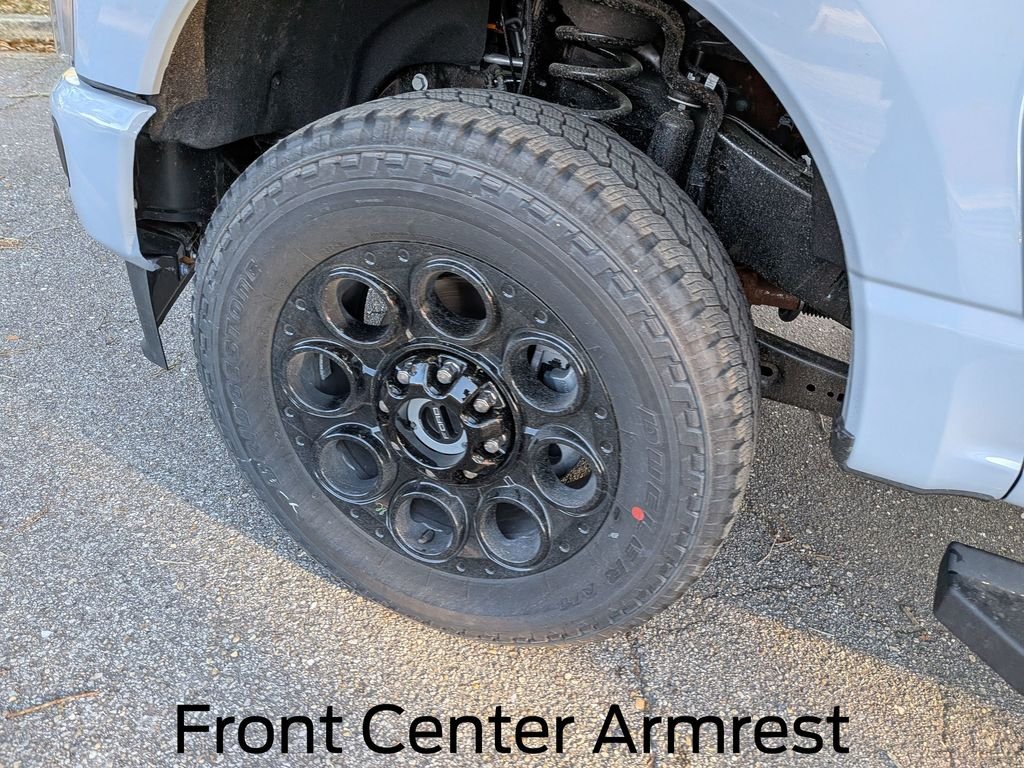 New 2026 Glacier Gray Metallic Tri-Coat Ford F-250® Lariat® image 35